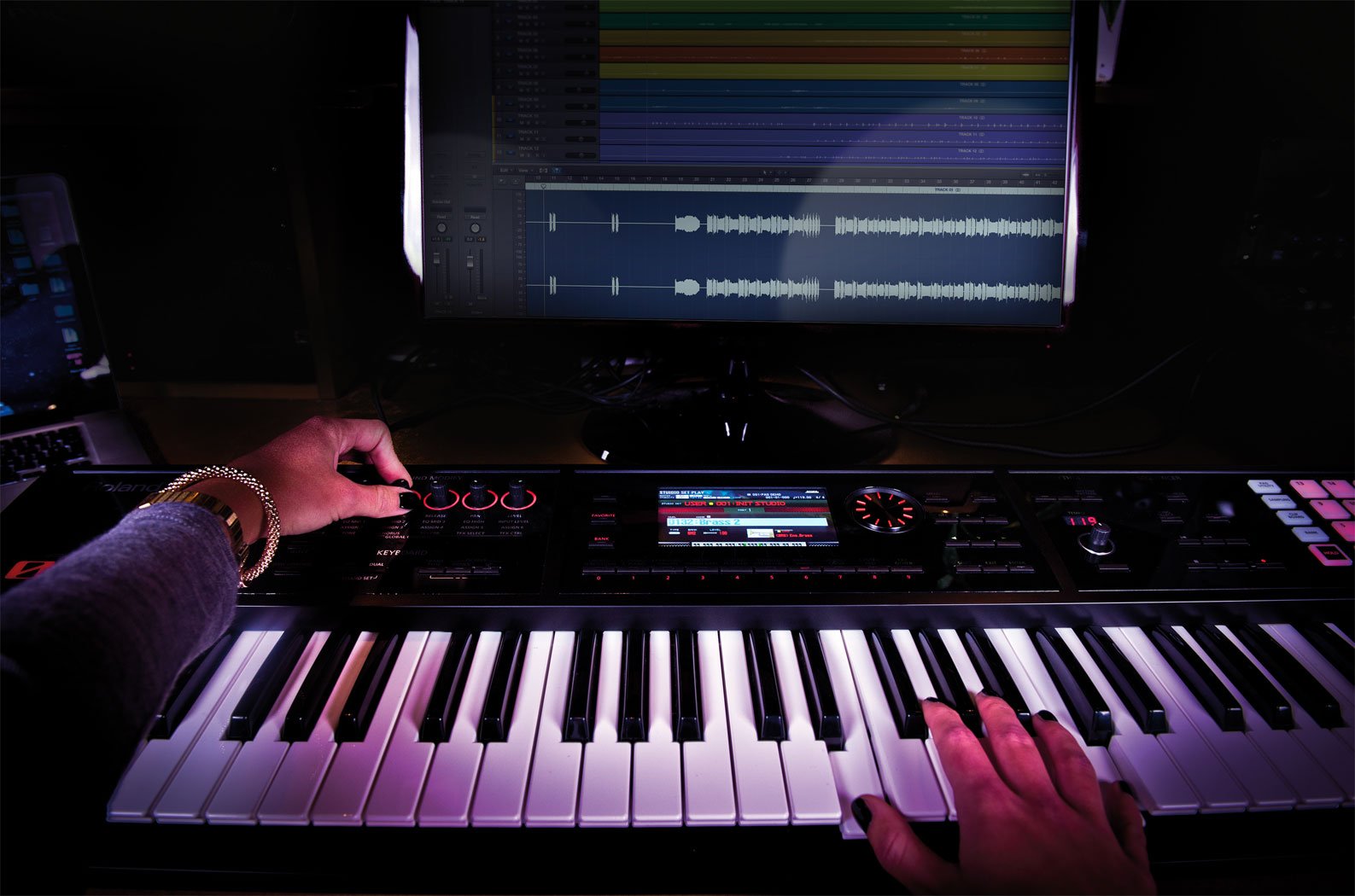 Roland FA 06 61 Key Workstation 5